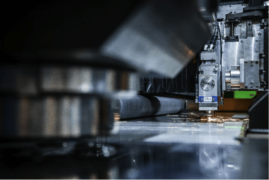 maquina-de-corte-laser-industrial